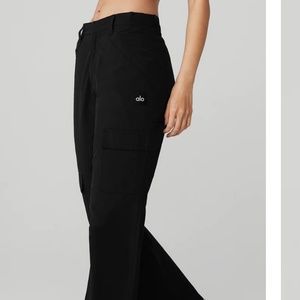 Alo yoga the edge cargo pants black small